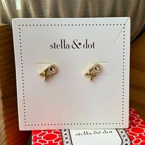 Stella & Dot xo studs